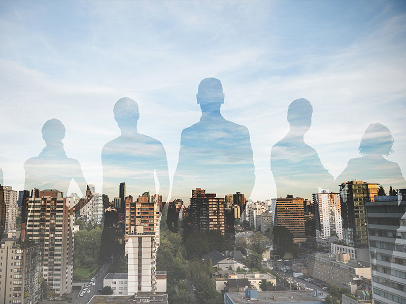 Hombres y mujeres administradores de fincas en Barcelona